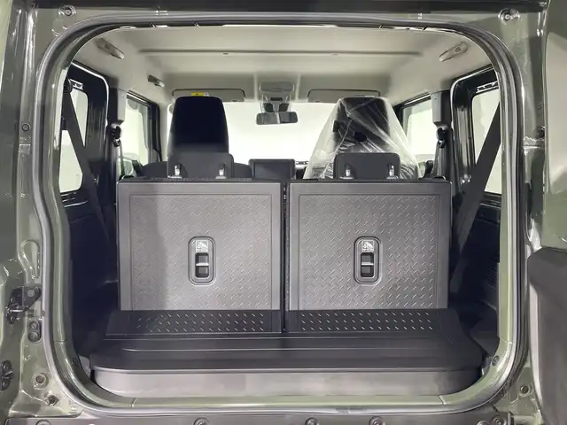 スズキ ジムニー XC 神奈川県 2025(令7)年 0.1千km ジャングルグリーン 届出済未使用車/4WD/ターボ/セーフティサポート/クルーズコントロール/デュアルセンサーブレーキサポート/誤発進抑制機能/車線逸脱警報機能/ふらつき警報機能/先行車発進お知らせ機能/標識認識機能/ハイビームアシスト/アイドリングストップ/前後ソナー/ダウンヒルアシストコントロール/革巻きステアリング/ステアリングスイッチ/前席シートヒーター/後席リクライニング機能付分割可倒式シート/後席ヘッドレスト/プッシュスタート/スマートキー/背面タイヤ/LEDヘッドライト/フロントフォグランプ/オートライト/ヘッドライトウォッシャー/純正16インチアルミホイール/純正フロアマット