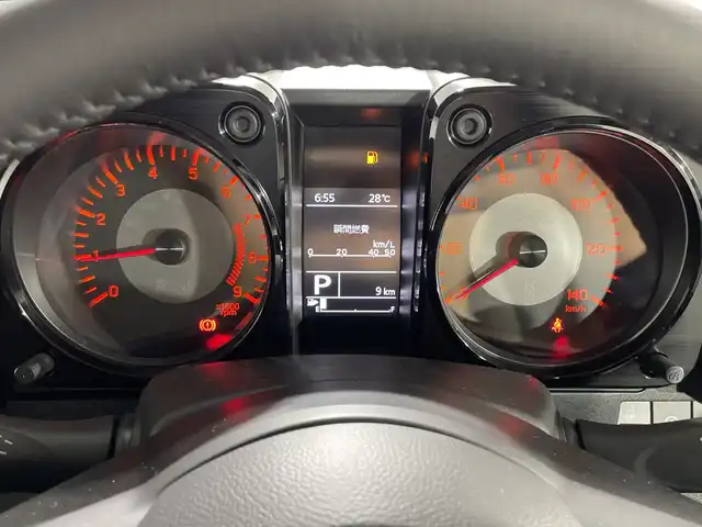 スズキ ジムニー XC 神奈川県 2025(令7)年 0.1千km ジャングルグリーン 届出済未使用車/4WD/ターボ/セーフティサポート/クルーズコントロール/デュアルセンサーブレーキサポート/誤発進抑制機能/車線逸脱警報機能/ふらつき警報機能/先行車発進お知らせ機能/標識認識機能/ハイビームアシスト/アイドリングストップ/前後ソナー/ダウンヒルアシストコントロール/革巻きステアリング/ステアリングスイッチ/前席シートヒーター/後席リクライニング機能付分割可倒式シート/後席ヘッドレスト/プッシュスタート/スマートキー/背面タイヤ/LEDヘッドライト/フロントフォグランプ/オートライト/ヘッドライトウォッシャー/純正16インチアルミホイール/純正フロアマット