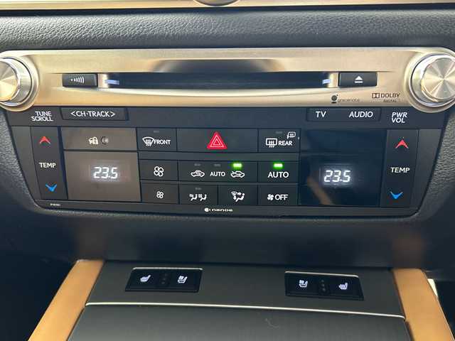 レクサス ＧＳ 350 Fスポーツ 道央・札幌 2012(平24)年 16.4万km ブラック ・4WD/・純正HDDナビ/（BT/CD/HDD/USB/AUX/フルセグTV）/・純正エンジンスターター/・レーダークルーズ/横滑り防止装置/・デジタルインナーミラー/バックカメラ/・前席パワーシート/D席シートメモリー/・前席シートヒーター/ベンチレーション/・ステアリングヒーター/ステアリングスイッチ/・プッシュスタート/スマートキー/・パワーバックドア/・ヘッドアップディスプレイ/・LEDオートライト/・パドルシフト
