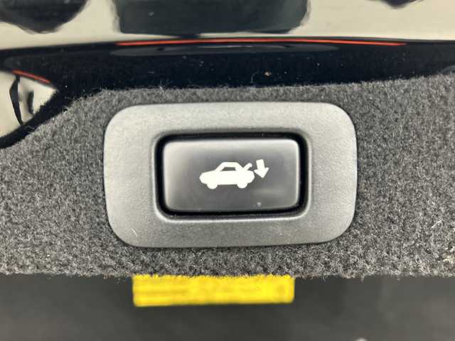 レクサス ＧＳ 350 Fスポーツ 道央・札幌 2012(平24)年 16.4万km ブラック ・4WD/・純正HDDナビ/（BT/CD/HDD/USB/AUX/フルセグTV）/・純正エンジンスターター/・レーダークルーズ/横滑り防止装置/・デジタルインナーミラー/バックカメラ/・前席パワーシート/D席シートメモリー/・前席シートヒーター/ベンチレーション/・ステアリングヒーター/ステアリングスイッチ/・プッシュスタート/スマートキー/・パワーバックドア/・ヘッドアップディスプレイ/・LEDオートライト/・パドルシフト