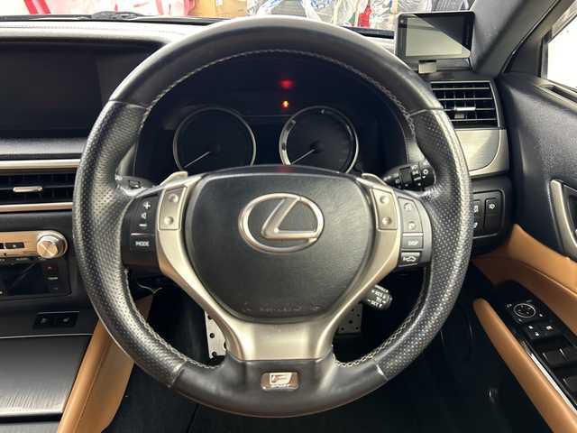 レクサス ＧＳ 350 Fスポーツ 道央・札幌 2012(平24)年 16.4万km ブラック ・4WD/・純正HDDナビ/（BT/CD/HDD/USB/AUX/フルセグTV）/・純正エンジンスターター/・レーダークルーズ/横滑り防止装置/・デジタルインナーミラー/バックカメラ/・前席パワーシート/D席シートメモリー/・前席シートヒーター/ベンチレーション/・ステアリングヒーター/ステアリングスイッチ/・プッシュスタート/スマートキー/・パワーバックドア/・ヘッドアップディスプレイ/・LEDオートライト/・パドルシフト