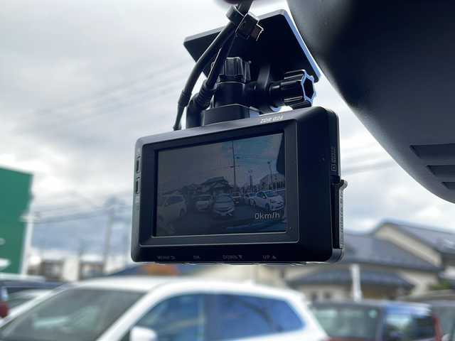 日産 セレナ ハイウェイスター 青森県 2017(平29)年 11.1万km ダイヤモンドブラック 4WD/快適パック/純正9インチナビ・フルセグTV/CD・DVD・Bluetooth・SD/純正フリップダウンモニター/両側パワースライドドア/エマージェンシーブレーキ/クルーズコントロール/前後ドライブレコーダー/ビルトインETC/2.3列目USB電源ソケット/3列目シートスライド/LEDヘッドライト/フォグランプ/純正15インチアルミ/スマートキー/プッシュスタート