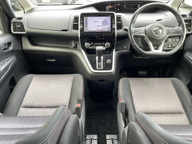 日産 セレナ ハイウェイスター 青森県 2017(平29)年 11.1万km ダイヤモンドブラック 4WD/快適パック/純正9インチナビ・フルセグTV/CD・DVD・Bluetooth・SD/純正フリップダウンモニター/両側パワースライドドア/エマージェンシーブレーキ/クルーズコントロール/前後ドライブレコーダー/ビルトインETC/2.3列目USB電源ソケット/3列目シートスライド/LEDヘッドライト/フォグランプ/純正15インチアルミ/スマートキー/プッシュスタート