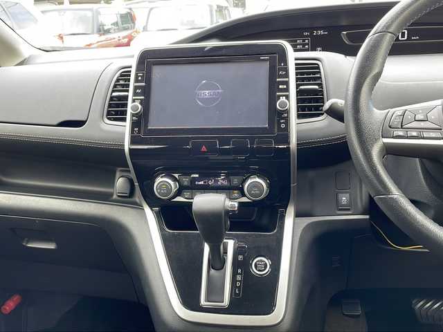 日産 セレナ ハイウェイスター 青森県 2017(平29)年 11.1万km ダイヤモンドブラック 4WD/快適パック/純正9インチナビ・フルセグTV/CD・DVD・Bluetooth・SD/純正フリップダウンモニター/両側パワースライドドア/エマージェンシーブレーキ/クルーズコントロール/前後ドライブレコーダー/ビルトインETC/2.3列目USB電源ソケット/3列目シートスライド/LEDヘッドライト/フォグランプ/純正15インチアルミ/スマートキー/プッシュスタート