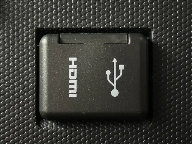 ダイハツ タフト G ダーククロムベンチャー 大阪府 2023(令5)年 1.6万km シャイニングホワイトパール 純正ディスプレイオーディオ　バックカメラ　フルセグTV　HDMI　衝突軽減ブレーキ　レーンキープアシスト　ガラスルーフ　ドライブレコーダー　シートヒーター　オートライト　LEDヘッドライト　スマートキー