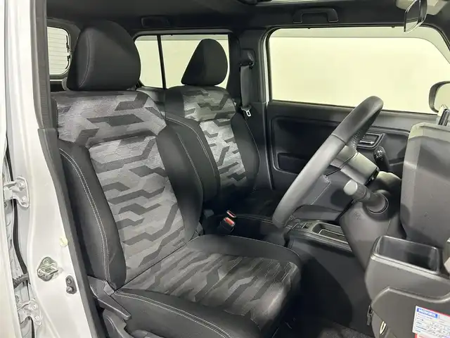 ダイハツ タフト G ダーククロムベンチャー 大阪府 2023(令5)年 1.6万km シャイニングホワイトパール 純正ディスプレイオーディオ　バックカメラ　フルセグTV　HDMI　衝突軽減ブレーキ　レーンキープアシスト　ガラスルーフ　ドライブレコーダー　シートヒーター　オートライト　LEDヘッドライト　スマートキー