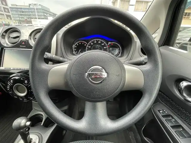 日産 ノート X DIG－S 島根県 2013(平25)年 11.1万km スーパーブラック ワンオーナー　/社外ＳＤナビ　/フルセグTV　/ＤＶＤ再生　/ＥＴＣ　/アイドリングストップ　/スマートキー　/プッシュスタート　/純正フロアマット　/保証書　/取扱説明書　/スマートキー１本