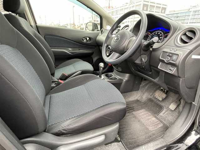 日産 ノート X DIG－S 島根県 2013(平25)年 11.1万km スーパーブラック ワンオーナー　/社外ＳＤナビ　/フルセグTV　/ＤＶＤ再生　/ＥＴＣ　/アイドリングストップ　/スマートキー　/プッシュスタート　/純正フロアマット　/保証書　/取扱説明書　/スマートキー１本