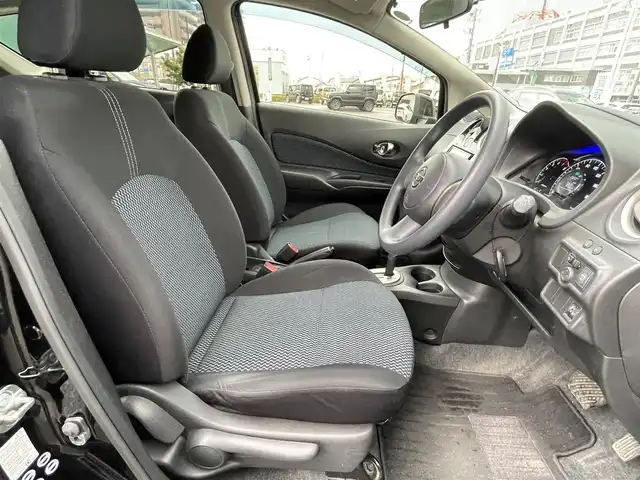 日産 ノート X DIG－S 島根県 2013(平25)年 11.1万km スーパーブラック ワンオーナー　/社外ＳＤナビ　/フルセグTV　/ＤＶＤ再生　/ＥＴＣ　/アイドリングストップ　/スマートキー　/プッシュスタート　/純正フロアマット　/保証書　/取扱説明書　/スマートキー１本