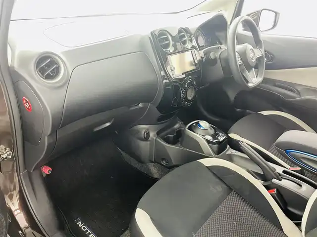 日産 ノート e－パワー X 福島県 2019(平31)年 4.1万km インペリアルアンバーP 純正ナビゲーション/・型式：MM218D-W/・CD/DVD/BT/TV/SD/AM・FM/・バックカメラ/ドライブレコーダー/プッシュスタート/・スマートキー/純正フロアマット/ドアバイザー