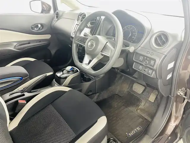 日産 ノート e－パワー X 福島県 2019(平31)年 4.1万km インペリアルアンバーP 純正ナビゲーション/・型式：MM218D-W/・CD/DVD/BT/TV/SD/AM・FM/・バックカメラ/ドライブレコーダー/プッシュスタート/・スマートキー/純正フロアマット/ドアバイザー