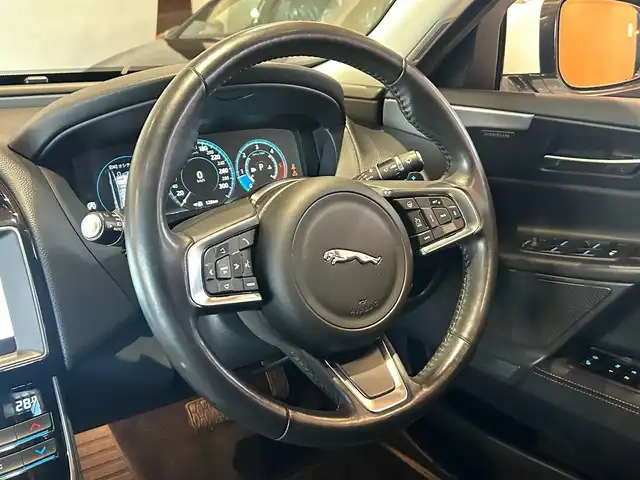 ジャガー ＸＥ XE プレステージ 道央・札幌 2018(平30)年 4.8万km ポラリスホワイト MERIDIANサウンド/黒革シート/電動フロントシート/シートヒーター/ACC/BSM/LDW/純正メモリナビ/フルセグTV/CD/DVD/USB/Bluetooth/バックカメラ/パーキングエイド/社外ドラレコ