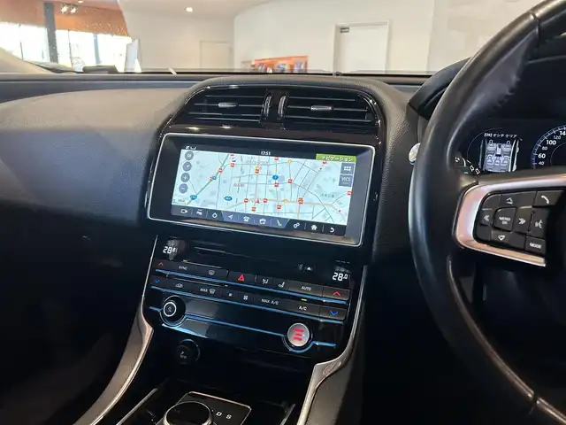 ジャガー ＸＥ XE プレステージ 道央・札幌 2018(平30)年 4.8万km ポラリスホワイト MERIDIANサウンド/黒革シート/電動フロントシート/シートヒーター/ACC/BSM/LDW/純正メモリナビ/フルセグTV/CD/DVD/USB/Bluetooth/バックカメラ/パーキングエイド/社外ドラレコ