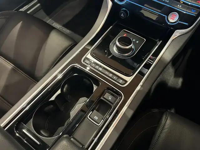 ジャガー ＸＥ XE プレステージ 道央・札幌 2018(平30)年 4.8万km ポラリスホワイト MERIDIANサウンド/黒革シート/電動フロントシート/シートヒーター/ACC/BSM/LDW/純正メモリナビ/フルセグTV/CD/DVD/USB/Bluetooth/バックカメラ/パーキングエイド/社外ドラレコ