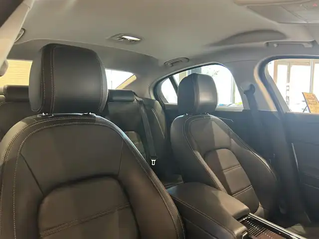 ジャガー ＸＥ XE プレステージ 道央・札幌 2018(平30)年 4.8万km ポラリスホワイト MERIDIANサウンド/黒革シート/電動フロントシート/シートヒーター/ACC/BSM/LDW/純正メモリナビ/フルセグTV/CD/DVD/USB/Bluetooth/バックカメラ/パーキングエイド/社外ドラレコ