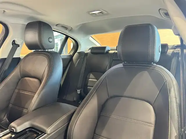 ジャガー ＸＥ XE プレステージ 道央・札幌 2018(平30)年 4.8万km ポラリスホワイト MERIDIANサウンド/黒革シート/電動フロントシート/シートヒーター/ACC/BSM/LDW/純正メモリナビ/フルセグTV/CD/DVD/USB/Bluetooth/バックカメラ/パーキングエイド/社外ドラレコ
