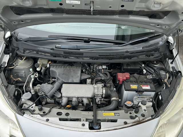 日産 ノート X DIG－S エマージェンシーB 神奈川県 2014(平26)年 1.7万km ブリリアントシルバー 純正ディーラーナビ/(CD/DVD/SD/USB/AUX/BT/ワンセグTV)/全方位カメラ/スマートキー/プッシュスタート/衝突被害軽減ブレーキ/レーンキープアシスト/横滑り防止装置/アイドリングストップ/ETC/前後ドライブレコーダー/純正フロアマット/純正ドアバイザー/ISOFIX/保証書/取扱説明書