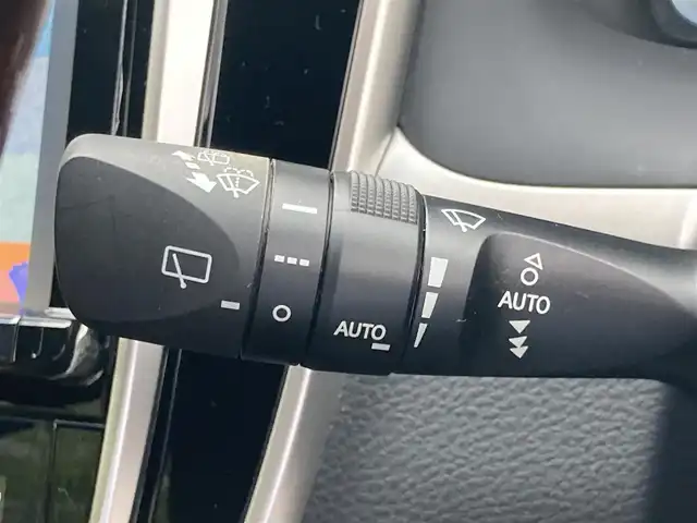 トヨタ ハリアー プレミアム 岡山県 2015(平27)年 3.4万km スパークリングブラックパールクリスタルシャイン 登録時走行距離33963km/ワンオーナー/純正ナビ(BT/CD/DVD/フルセグ)/バックカメラ/パワーバックドア/社外AW20インチ/純正AW積載/パワーシート/クルーズコントロール/ローダウン/モデリスタエアロ/ハーフレザー/ETC/保証書/取扱説明書/スペアキー