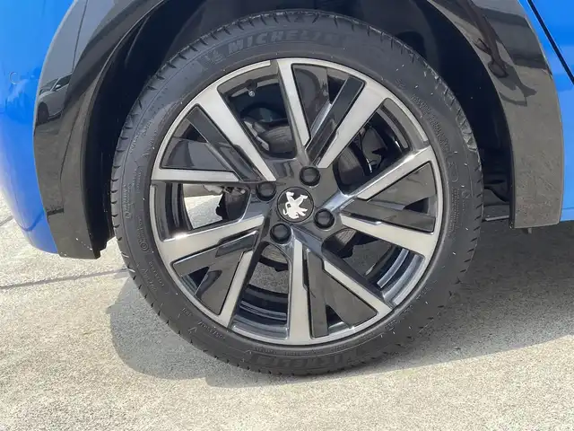プジョー プジョー ２０８ GT 東京都 2022(令4)年 1.2万km 青 純正ナビ/バックカメラ/ACC/BSM/ETC/LKA/ハーフレザーシート/シートヒーター/ドライブレコーダー