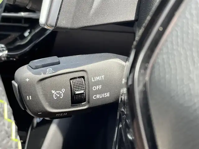 プジョー プジョー ２０８ GT 東京都 2022(令4)年 1.2万km 青 純正ナビ/バックカメラ/ACC/BSM/ETC/LKA/ハーフレザーシート/シートヒーター/ドライブレコーダー
