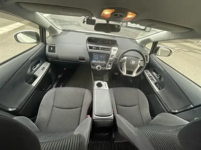 トヨタ プリウス α S ツーリングセレクション 岡山県 2015(平27)年 14.2万km ホワイトパールクリスタルシャイン (株)IDOMが運営する【じしゃロン岡山店】の自社ローン専用車両になります。こちらは現金またはオートローンご利用時の価格です。自社ローンご希望の方は別途その旨お申付け下さい/・純正ナビゲーション/・バックカメラ/・ドラレコ/・ＥＴＣ