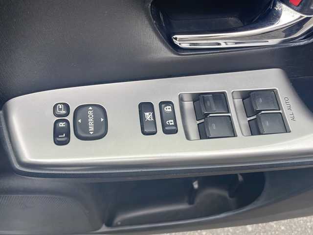 トヨタ プリウス α S ツーリングセレクション 岡山県 2015(平27)年 14.2万km ホワイトパールクリスタルシャイン (株)IDOMが運営する【じしゃロン岡山店】の自社ローン専用車両になります。こちらは現金またはオートローンご利用時の価格です。自社ローンご希望の方は別途その旨お申付け下さい/・純正ナビゲーション/・バックカメラ/・ドラレコ/・ＥＴＣ