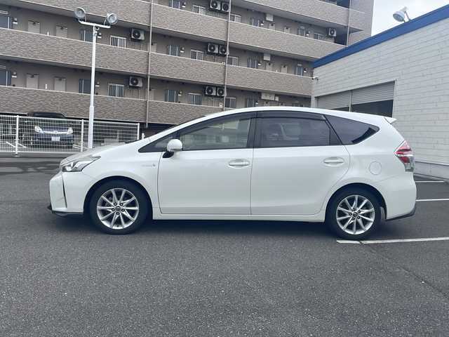 トヨタ プリウス α S ツーリングセレクション 岡山県 2015(平27)年 14.2万km ホワイトパールクリスタルシャイン (株)IDOMが運営する【じしゃロン岡山店】の自社ローン専用車両になります。こちらは現金またはオートローンご利用時の価格です。自社ローンご希望の方は別途その旨お申付け下さい/・純正ナビゲーション/・バックカメラ/・ドラレコ/・ＥＴＣ