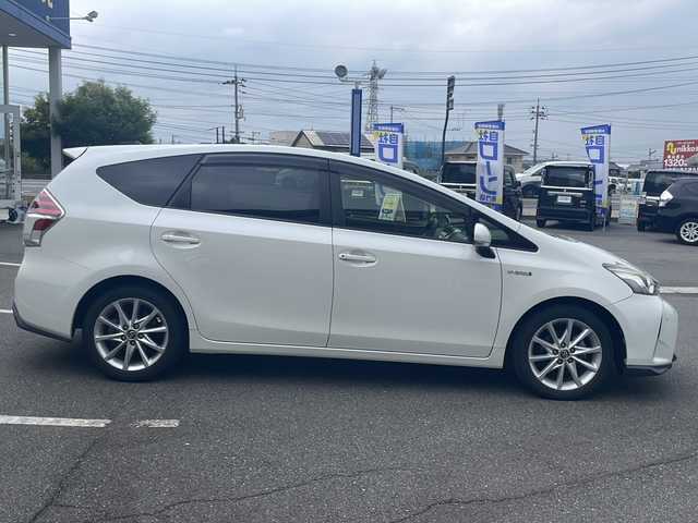 トヨタ プリウス α S ツーリングセレクション 岡山県 2015(平27)年 14.2万km ホワイトパールクリスタルシャイン (株)IDOMが運営する【じしゃロン岡山店】の自社ローン専用車両になります。こちらは現金またはオートローンご利用時の価格です。自社ローンご希望の方は別途その旨お申付け下さい/・純正ナビゲーション/・バックカメラ/・ドラレコ/・ＥＴＣ