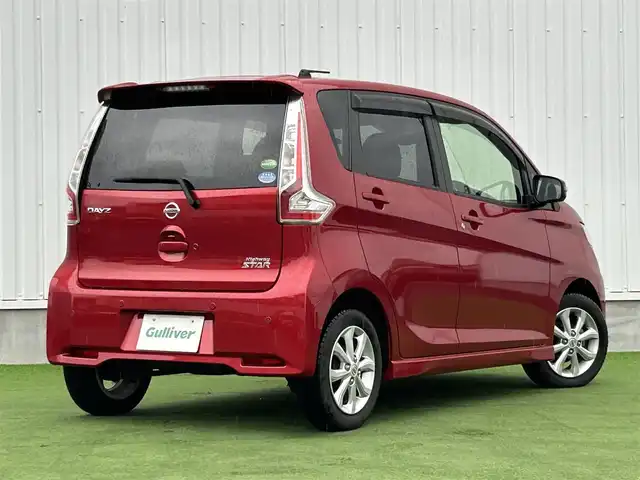 日産 デイズ ハイウェイスターX 香川県 2019(平31)年 3.2万km スパークリングレッドM 社外SDナビ　/【CD/DVD/Ｂｌｕｅｔｏｏｔｈ／地デジ対応】/全方位カメラ　/衝突軽減ブレーキ　/車線逸脱警報システム　/ＨＩＤヘッドライト　/オートライト／オートハイビーム機能　/革巻きステアリング　/ＥＴＣ　/ウィンカーミラー　