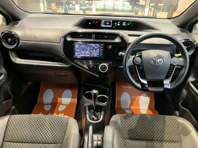 トヨタ アクア クロスオーバー グラム 神奈川県 2019(令1)年 4.5万km ホワイトパールクリスタルシャイン 純正9型ナビ/Bluetooth/CD/DVD/アラウンドビューカメラ/フルセグ/衝突被害軽減ブレーキ/車線逸脱抑制装置/オートマチックハイビーム/クリアランスソナー/ETC/ドラレコ/ハーフレザーシート/純正16インチAW/LEDヘッドライト/スマートキー2個