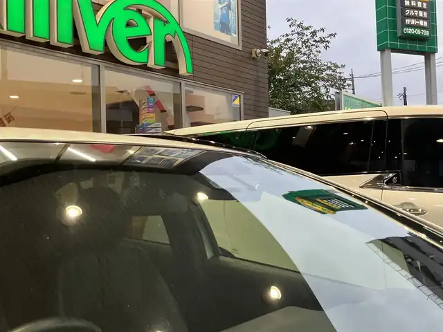 トヨタ アクア クロスオーバー グラム 神奈川県 2019(令1)年 4.5万km ホワイトパールクリスタルシャイン 純正9型ナビ/Bluetooth/CD/DVD/アラウンドビューカメラ/フルセグ/衝突被害軽減ブレーキ/車線逸脱抑制装置/オートマチックハイビーム/クリアランスソナー/ETC/ドラレコ/ハーフレザーシート/純正16インチAW/LEDヘッドライト/スマートキー2個