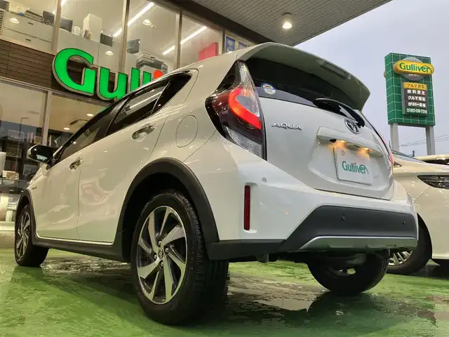 トヨタ アクア クロスオーバー グラム 神奈川県 2019(令1)年 4.5万km ホワイトパールクリスタルシャイン 純正9型ナビ/Bluetooth/CD/DVD/アラウンドビューカメラ/フルセグ/衝突被害軽減ブレーキ/車線逸脱抑制装置/オートマチックハイビーム/クリアランスソナー/ETC/ドラレコ/ハーフレザーシート/純正16インチAW/LEDヘッドライト/スマートキー2個