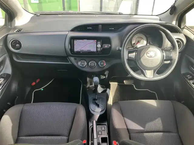トヨタ ヴィッツ F LEDエディション 道南・函館 2016(平28)年 5万km ブラックマイカ ・4WD/・寒冷地仕様/・社外ナビ/フルセグTV/DVD/CD/DD/BT/・バックカメラ/・社外エンジンスターター/・横滑り防止/・ワイパーデアイサー/・LEDヘッドライト/・プッシュスタート/・スマートキー/・ドアバイザー/・電格ミラー/・冬タイヤ社外14インチAW積込