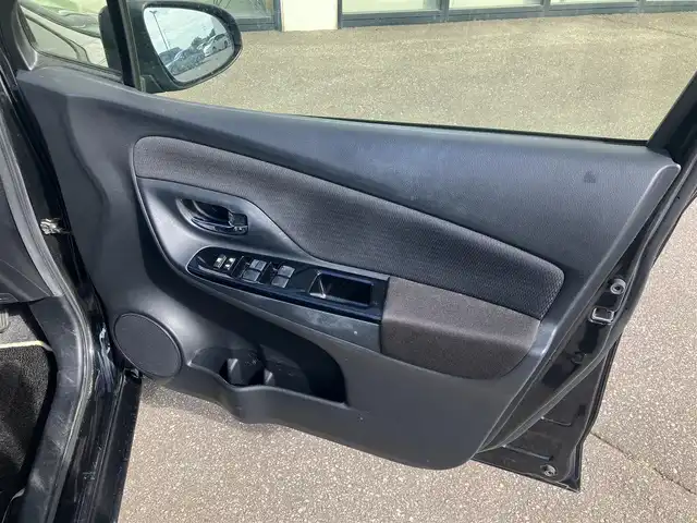 トヨタ ヴィッツ F LEDエディション 道南・函館 2016(平28)年 5万km ブラックマイカ ・4WD/・寒冷地仕様/・社外ナビ/フルセグTV/DVD/CD/DD/BT/・バックカメラ/・社外エンジンスターター/・横滑り防止/・ワイパーデアイサー/・LEDヘッドライト/・プッシュスタート/・スマートキー/・ドアバイザー/・電格ミラー/・冬タイヤ社外14インチAW積込