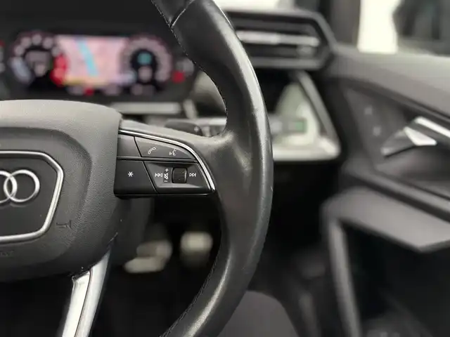 アウディ アウディ Ａ３ SB 1stエディション 三重県 2021(令3)年 6.6万km ミトスブラックメタリック 375台限定特別仕様車/：ワンオーナー/：取説・保証書　有/：スマートキースペア有/バーチャルコクピット/コンビニエンス・アシスタンスパッケージ/アダプティブクルーズアシスト/：アダプティブクルーズコントロール/：アクティブレーンアシスト/：サイドアシスト/：ホールドアシスト/マトリクスLEDヘッドランプ/：ダイナミックターンインディケーター/ブルーアクセント入ブラックデビューン/クロスシート/前席パワーシート/：前席シートヒーター/シルバールーフレール/10.1インチタッチディスプレイ/：MMナビゲーション/：スマートフォンインターフェイス/：フルセグTV/：6スピーカー/ETC2.0/ワイヤレスチャージング/：USBソケット（後席）