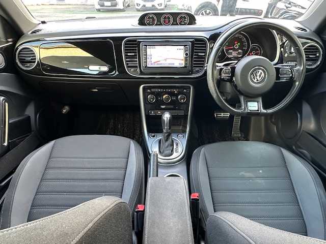 フォルクスワーゲン ザ・ビートル Rライン 茨城県 2017(平29)年 7.7万km 白 純正ナビ/ 【フルセグ/Bluetooth/CD/DVD】/バックカメラ/クルーズコントロール/スマートキー/コーナーセンサー/ドライブレコーダー/HIDヘッドライト/オートライト/純正17インチアルミホイール/新車時保証書