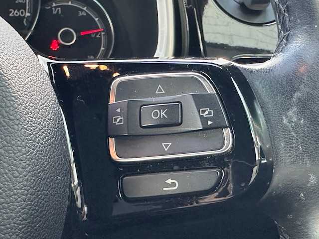 フォルクスワーゲン ザ・ビートル Rライン 茨城県 2017(平29)年 7.7万km 白 純正ナビ/ 【フルセグ/Bluetooth/CD/DVD】/バックカメラ/クルーズコントロール/スマートキー/コーナーセンサー/ドライブレコーダー/HIDヘッドライト/オートライト/純正17インチアルミホイール/新車時保証書