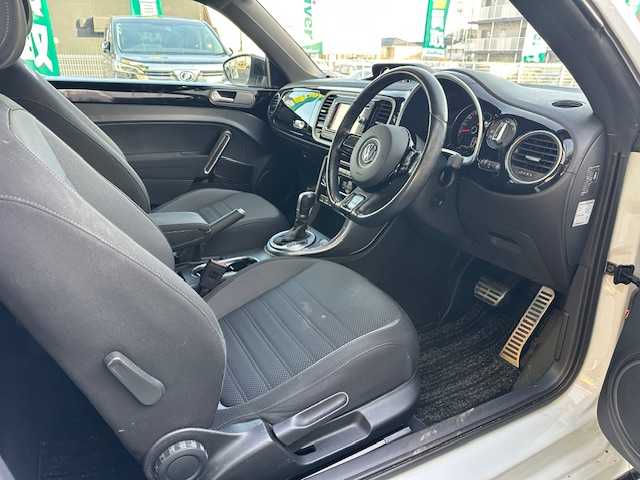 フォルクスワーゲン ザ・ビートル Rライン 茨城県 2017(平29)年 7.7万km 白 純正ナビ/ 【フルセグ/Bluetooth/CD/DVD】/バックカメラ/クルーズコントロール/スマートキー/コーナーセンサー/ドライブレコーダー/HIDヘッドライト/オートライト/純正17インチアルミホイール/新車時保証書