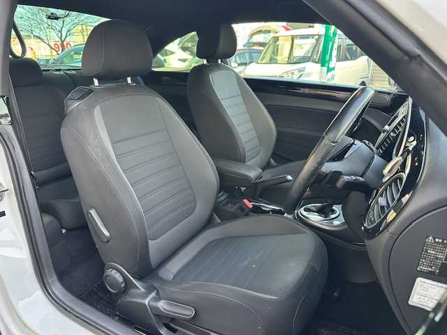 フォルクスワーゲン ザ・ビートル Rライン 茨城県 2017(平29)年 7.7万km 白 純正ナビ/ 【フルセグ/Bluetooth/CD/DVD】/バックカメラ/クルーズコントロール/スマートキー/コーナーセンサー/ドライブレコーダー/HIDヘッドライト/オートライト/純正17インチアルミホイール/新車時保証書