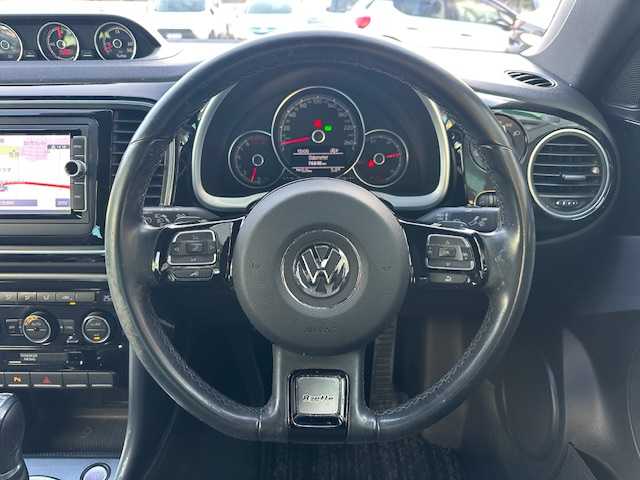 フォルクスワーゲン ザ・ビートル Rライン 茨城県 2017(平29)年 7.7万km 白 純正ナビ/ 【フルセグ/Bluetooth/CD/DVD】/バックカメラ/クルーズコントロール/スマートキー/コーナーセンサー/ドライブレコーダー/HIDヘッドライト/オートライト/純正17インチアルミホイール/新車時保証書