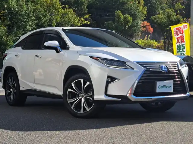 レクサス ＲＸ 450h バージョンL 大阪府 2017(平29)年 8.2万km ソニッククォーツ /禁煙車//ムーンルーフ//純正SDナビ/・CD・DVD・BT・フルセグTV・FM・AM・SD//パノラミックビューモニター//黒革シート//全席シートヒーター・前席エアシート//セカンドパワーシート//レーダークルーズコントロール//BSM//HUD//パワーバックドア//クリアランスソナー//ETC2.0//純正20インチアルミホイール//保証書//取扱説明書//スペアキー//純正EGスターター