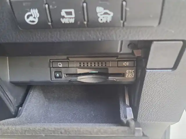 レクサス ＲＸ 450h バージョンL 大阪府 2017(平29)年 8.2万km ソニッククォーツ /禁煙車//ムーンルーフ//純正SDナビ/・CD・DVD・BT・フルセグTV・FM・AM・SD//パノラミックビューモニター//黒革シート//全席シートヒーター・前席エアシート//セカンドパワーシート//レーダークルーズコントロール//BSM//HUD//パワーバックドア//クリアランスソナー//ETC2.0//純正20インチアルミホイール//保証書//取扱説明書//スペアキー//純正EGスターター