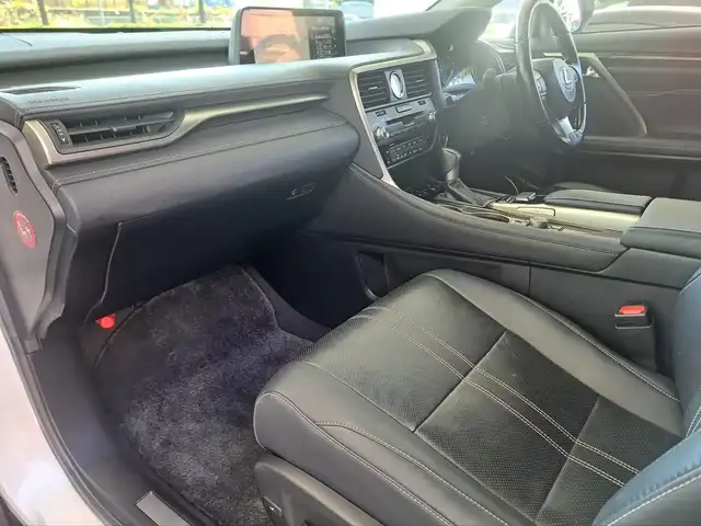 レクサス ＲＸ 450h バージョンL 大阪府 2017(平29)年 8.2万km ソニッククォーツ /禁煙車//ムーンルーフ//純正SDナビ/・CD・DVD・BT・フルセグTV・FM・AM・SD//パノラミックビューモニター//黒革シート//全席シートヒーター・前席エアシート//セカンドパワーシート//レーダークルーズコントロール//BSM//HUD//パワーバックドア//クリアランスソナー//ETC2.0//純正20インチアルミホイール//保証書//取扱説明書//スペアキー//純正EGスターター