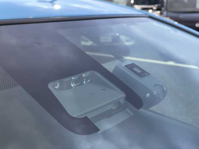 トヨタ ヴィッツ 1.3F LEDエディション 島根県 2016(平28)年 1.5万km クールソーダメタリック 純正SDナビ/・CD/FM/AM/Bluetooth/・ワンセグテレビ/ETC/ドライブレコーダー/バックカメラ/衝突軽減ブレーキ/盗難防止装置/ステアリングリモコン/LEDヘッドライト/オートライト/スマートキー/プッシュスタート/純正フロアマット/ドアバイザー