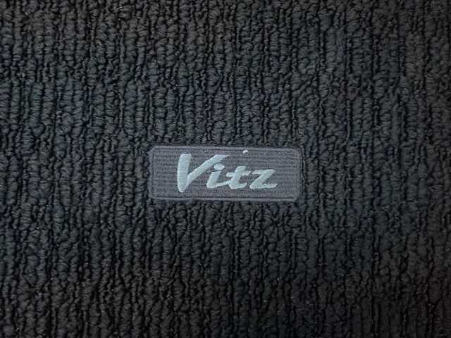 トヨタ ヴィッツ 1.3F LEDエディション 島根県 2016(平28)年 1.5万km クールソーダメタリック 純正SDナビ/・CD/FM/AM/Bluetooth/・ワンセグテレビ/ETC/ドライブレコーダー/バックカメラ/衝突軽減ブレーキ/盗難防止装置/ステアリングリモコン/LEDヘッドライト/オートライト/スマートキー/プッシュスタート/純正フロアマット/ドアバイザー