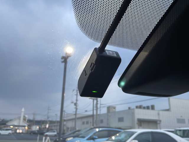 トヨタ ヴィッツ 1.3F LEDエディション 島根県 2016(平28)年 1.5万km クールソーダメタリック 純正SDナビ/・CD/FM/AM/Bluetooth/・ワンセグテレビ/ETC/ドライブレコーダー/バックカメラ/衝突軽減ブレーキ/盗難防止装置/ステアリングリモコン/LEDヘッドライト/オートライト/スマートキー/プッシュスタート/純正フロアマット/ドアバイザー