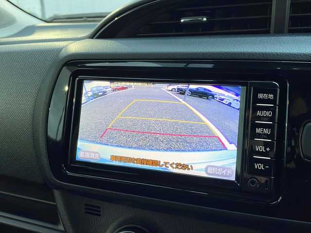 トヨタ ヴィッツ 1.3F LEDエディション 島根県 2016(平28)年 1.5万km クールソーダメタリック 純正SDナビ/・CD/FM/AM/Bluetooth/・ワンセグテレビ/ETC/ドライブレコーダー/バックカメラ/衝突軽減ブレーキ/盗難防止装置/ステアリングリモコン/LEDヘッドライト/オートライト/スマートキー/プッシュスタート/純正フロアマット/ドアバイザー