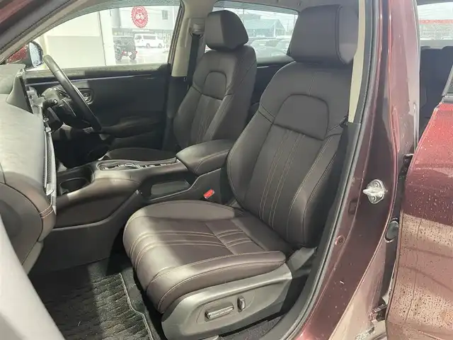 ホンダ ＺＲ－Ｖ ハイブリッド e:HEV Z 富山県 2023(令5)年 3.4万km ワイン 色番号R５７８M(プレミアムクリスタルガーネットメタリック)/ホンダセンシング/レーダークルーズコントロール/レーンキープアシスト/衝突軽減ブレーキ/オートマチックハイビーム/BOSEプレミアムサウンド/マルチビューカメラシステム/メーカーナビ/フルセグＴＶ/Bluetooth/10.2インチグラフィックメーター/置くだけ充電/革シート/シートヒーター/パワーシート/ステアリングヒーター/ドライブレコーダー/ビルトインETC/パワーバックドア/LEDオートライト