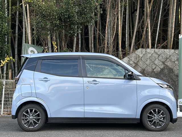 日産 サクラ G 京都府 2023(令5)年 2万km ライトブルー 純正ナビ/・フルセグTV/BT Audio/バック/サイド/フロントカメラ/アラウンドビューモニター/レーダークルーズコントロール/プロパイロット/ETC/前後ドライブレコーダー/エマージェンシーブレーキ/パーキングアシスト/デジタルインナーミラー/e-pedal/コーナーセンサー/シートヒーター/ステアリングヒーター/ステアリングスイッチ/電動パーキングブレーキ/ブレーキホールド/プッシュスタート/純正ドアバイザー/純正フロアマット/純正サマータイヤ4本車載/充電コード/保証書＆取説/ナビ取説/スマートキースペア