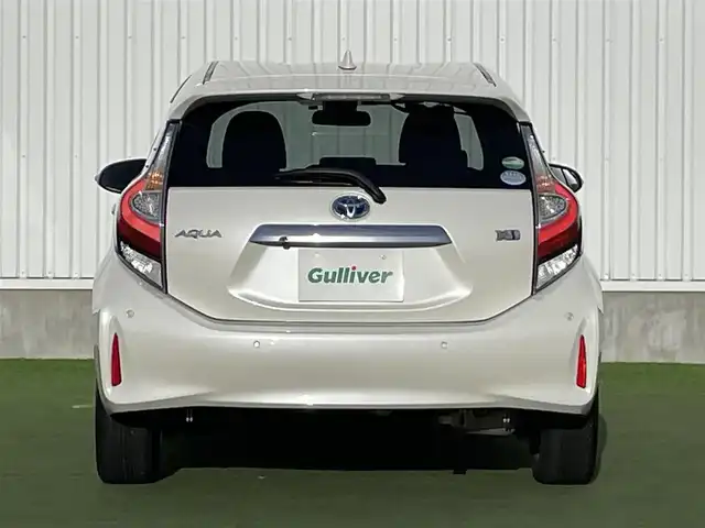 トヨタ アクア S スタイルブラック 香川県 2019(令1)年 4万km ホワイトパールクリスタルシャイン Toyota Safety Sense/〇プリクラシュセーフティ/〇レーンディパーチャーアラート/〇オートマチックハイビーム/〇パーキングサポートブレーキ/〇先行車発進告知/〇クリアランスソナー/社外7インチSDナビ/ワンセグTV/CD/Bluetooth/バックカメラ/ETC/スマートキー×２